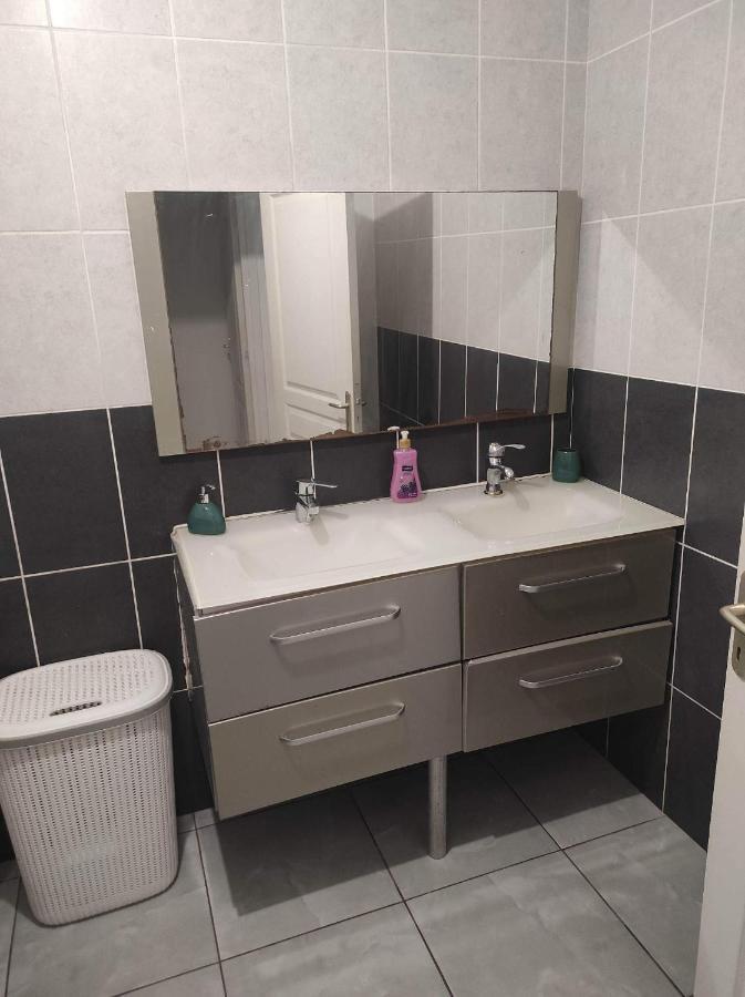 Location Saisonniere Les Bibassiers Lägenhet Le Tampon Exteriör bild